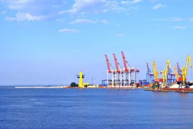 Limanda kargo Vinçler