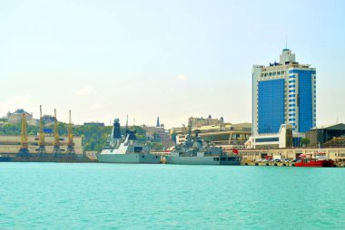 Seaport güneşli gün 