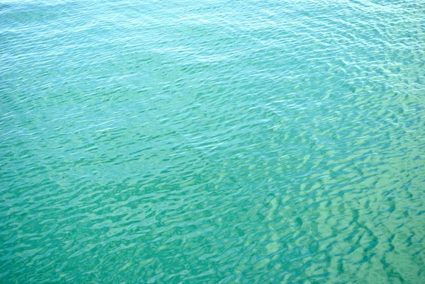Čistá tyrkysová voda — Stock fotografie