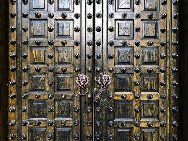 Güzel ahşap kapı ayrıntıları