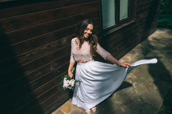 Krásný usměvavý nevěsta — Stock fotografie