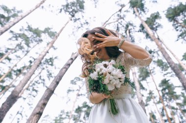 gülümseyen güzel gelin