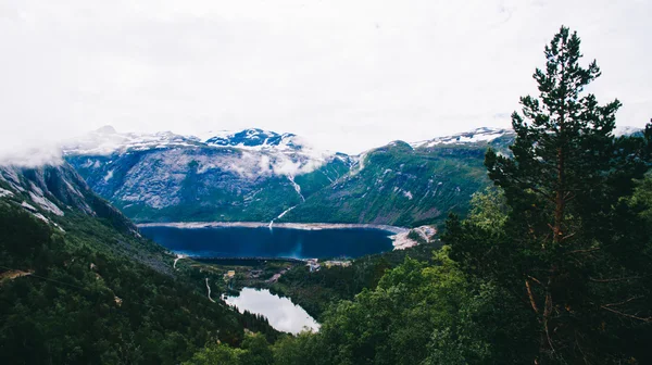 Красиві гори Норвегії — стокове фото