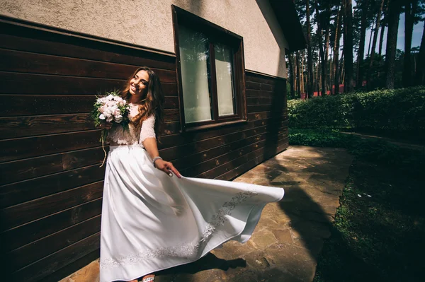 Indah tersenyum pengantin — Stok Foto