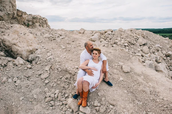 Woman and man in stone quarry — Stock Photo, Image