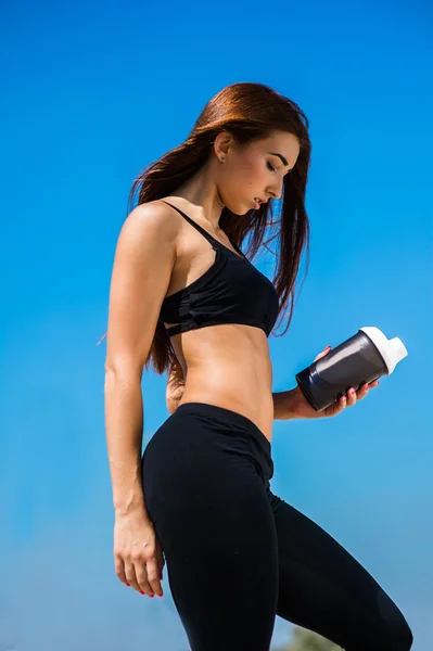 Fitness ragazza con shaker — Foto Stock