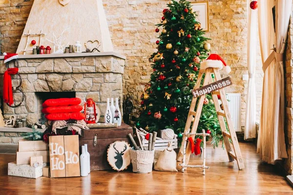 크리스마스 트리와 선물 — 스톡 사진