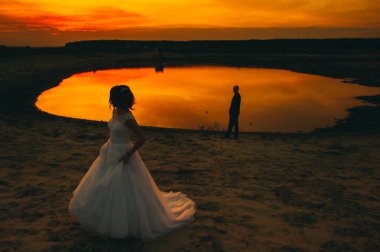 Düğün iki gün batımında