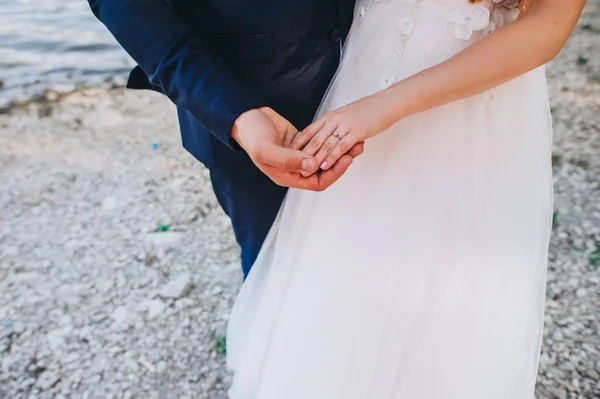 Schönes Hochzeitspaar — Stockfoto