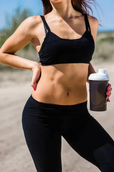 Fitness ragazza con shaker — Foto Stock