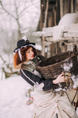 fare ile Kızıl saçlı kadın