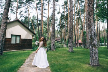 gülümseyen güzel gelin