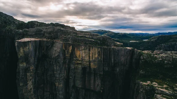 Вид Знаменитое Туристическое Место Троллей Троллей Озером Горами Норвегия Одда — стоковое фото