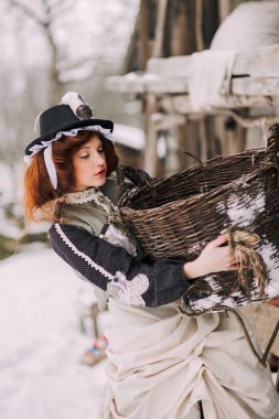 fare ile Kızıl saçlı kadın