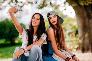 güzel kızlar dinlenme