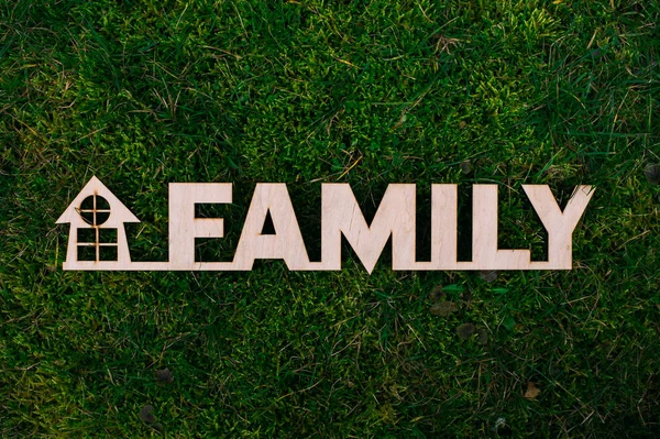 Drewniane listów rodziny — Zdjęcie stockowe