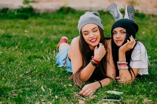 Meninas se divertindo — Fotografia de Stock