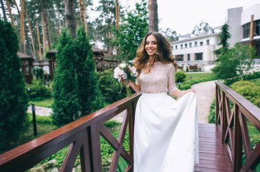 güzel bir gelin buketi ile