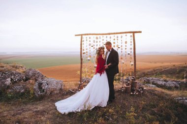 Akşamları düğün çifti