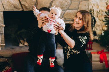 küçük mutlu bir aile