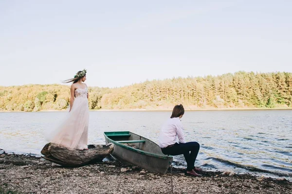 Sposa e sposo dopo il matrimonio — Foto Stock