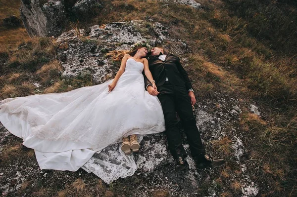 Beautiful wedding couple — Stock Photo, Image