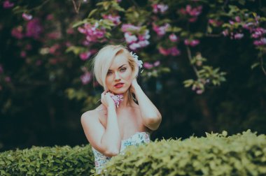 güzel sarışın kız