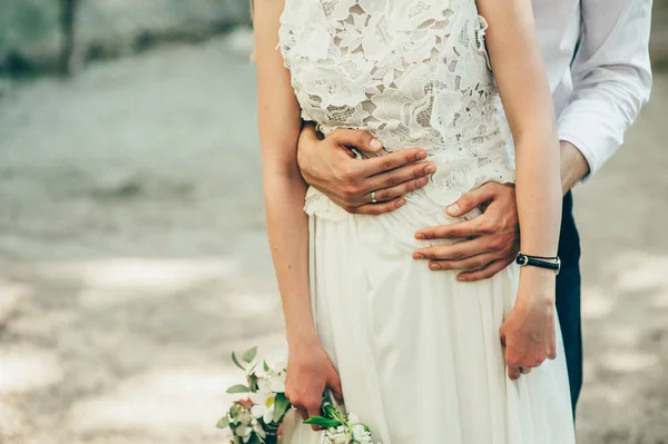 Novio joven y novia —  Fotos de Stock