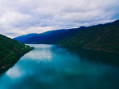 troller dil bir göl ve dağ, Norveç