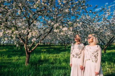  Vişne Bahçesi ikiz kardeşler