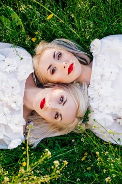 muhteşem ikiz kardeşler