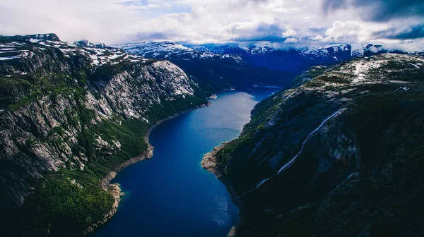 Lac et montagnes en Norvège — Photo