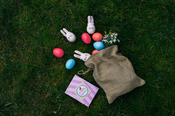 Easter telur dalam tas — Stok Foto