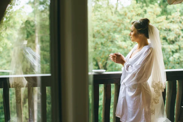 Sposa prima del matrimonio — Foto Stock