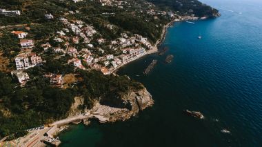 İtalya'nın kıyı şeridi havadan olduğunu