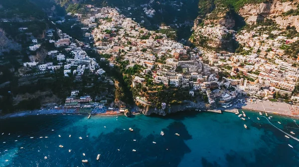 İtalya'nın kıyı şeridi havadan olduğunu