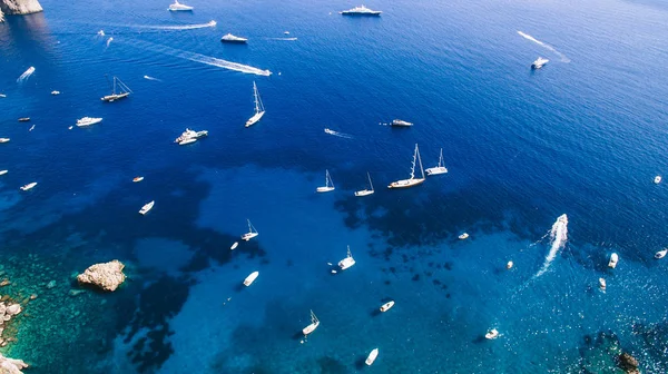 İtalya'nın kıyı şeridi havadan olduğunu