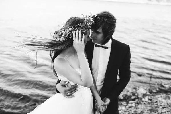 Young couple just married — Stock Photo, Image