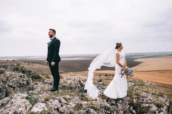 Güzel gelin ve damat