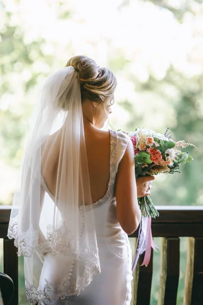 Όμορφη νύφη πριν το γάμο — Φωτογραφία Αρχείου