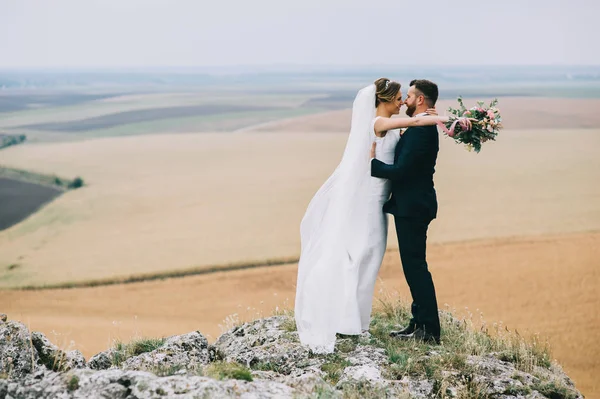 Güzel gelin ve damat