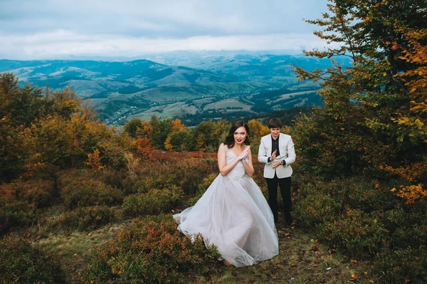 Pareja recién casada —  Fotos de Stock