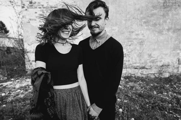 Kaç tuğla duvarın yanında