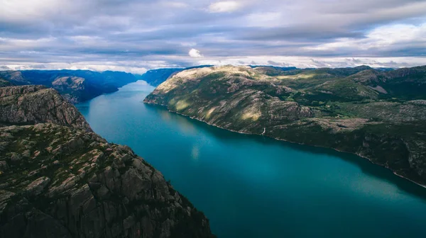 See und Berge in Norwegen — Stockfoto