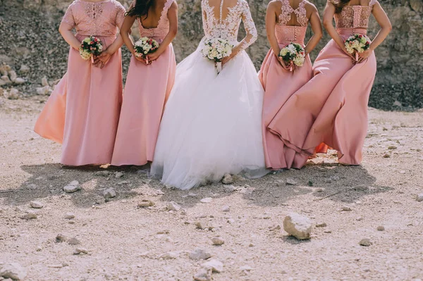 Gelin ve nedimeleri buketleri