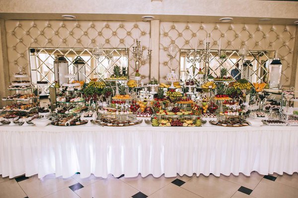 Fruit receptions at the wedding