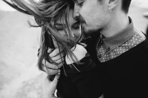 Young couple in love — Stock Photo, Image