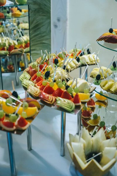 Fruit receptions at the wedding