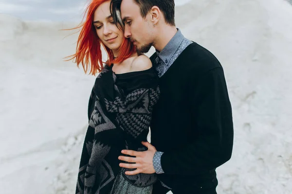 Casal na carreira de pedra — Fotografia de Stock