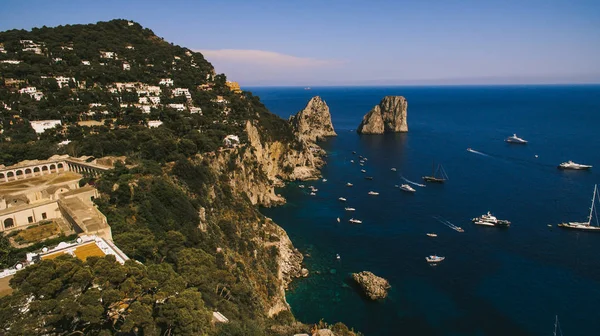 Мальовничий вид на узбережжя Італії — стокове фото